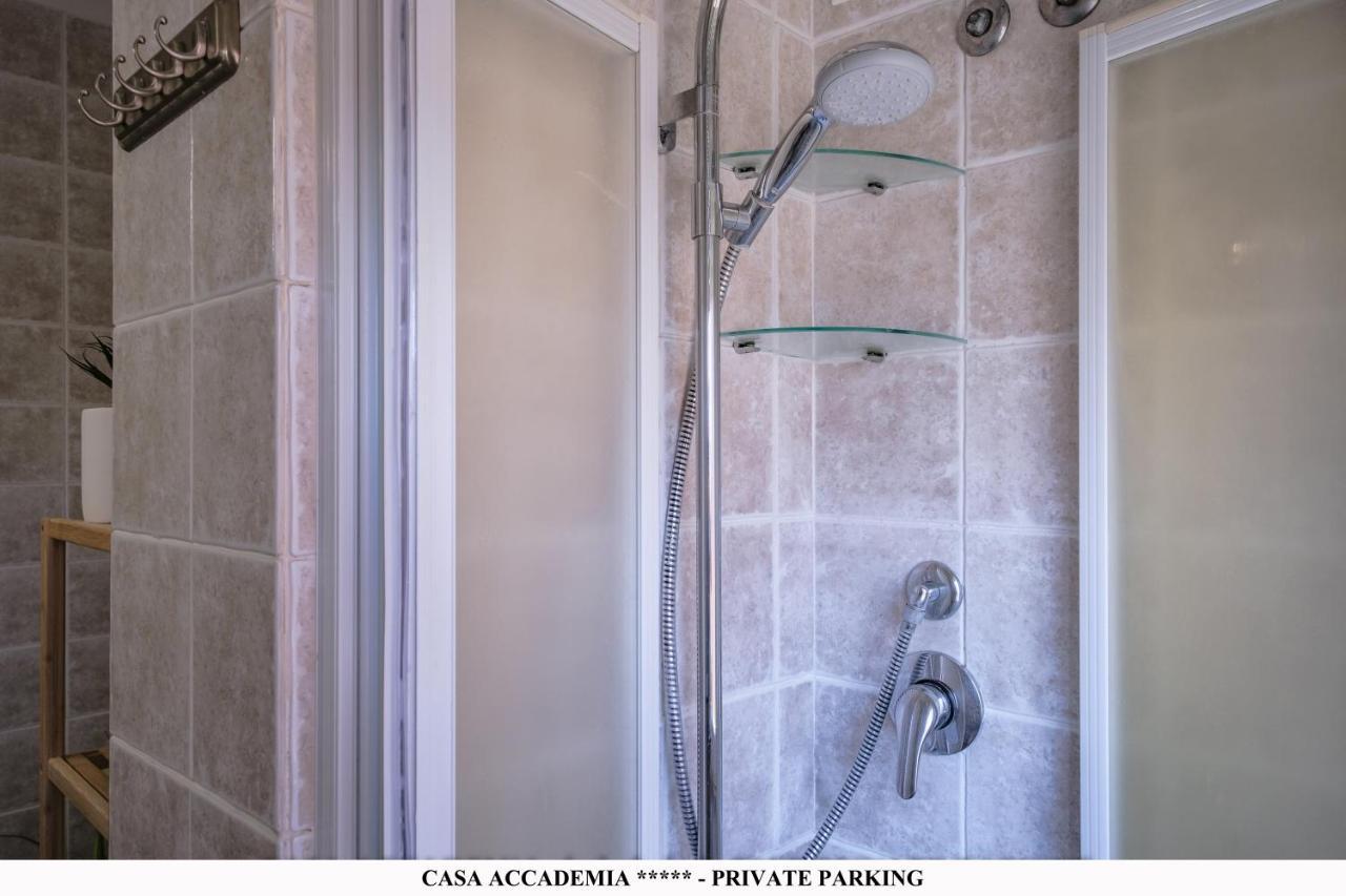 Elegante Casa Accademia ***** - Private Parking Apartment Livorno Exterior photo