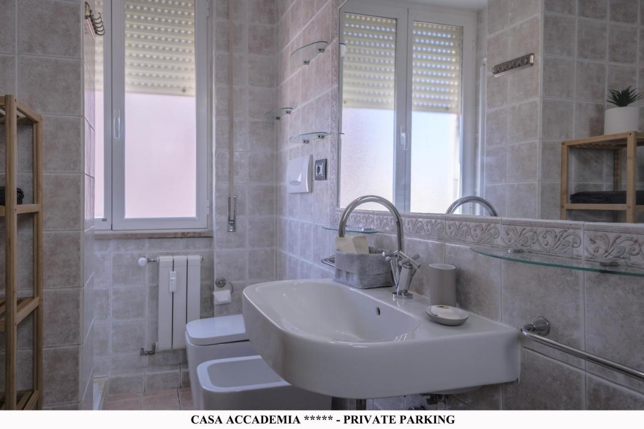 Elegante Casa Accademia ***** - Private Parking Apartment Livorno Exterior photo